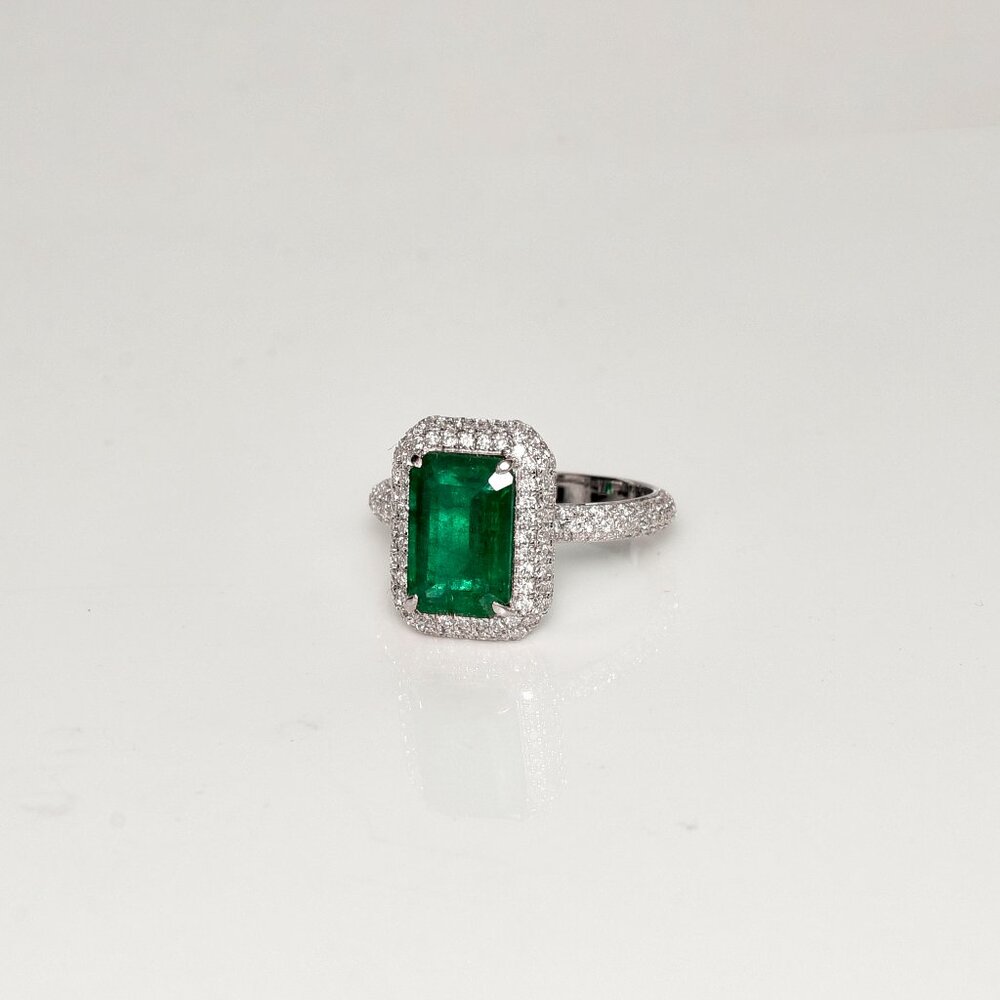 Emerald Ring - Picture 3 of 8